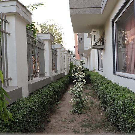Braj Villas Vrindāvan Esterno foto