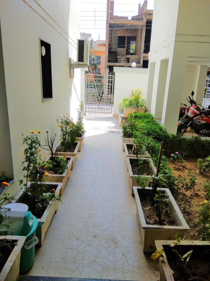 Braj Villas Vrindāvan Esterno foto